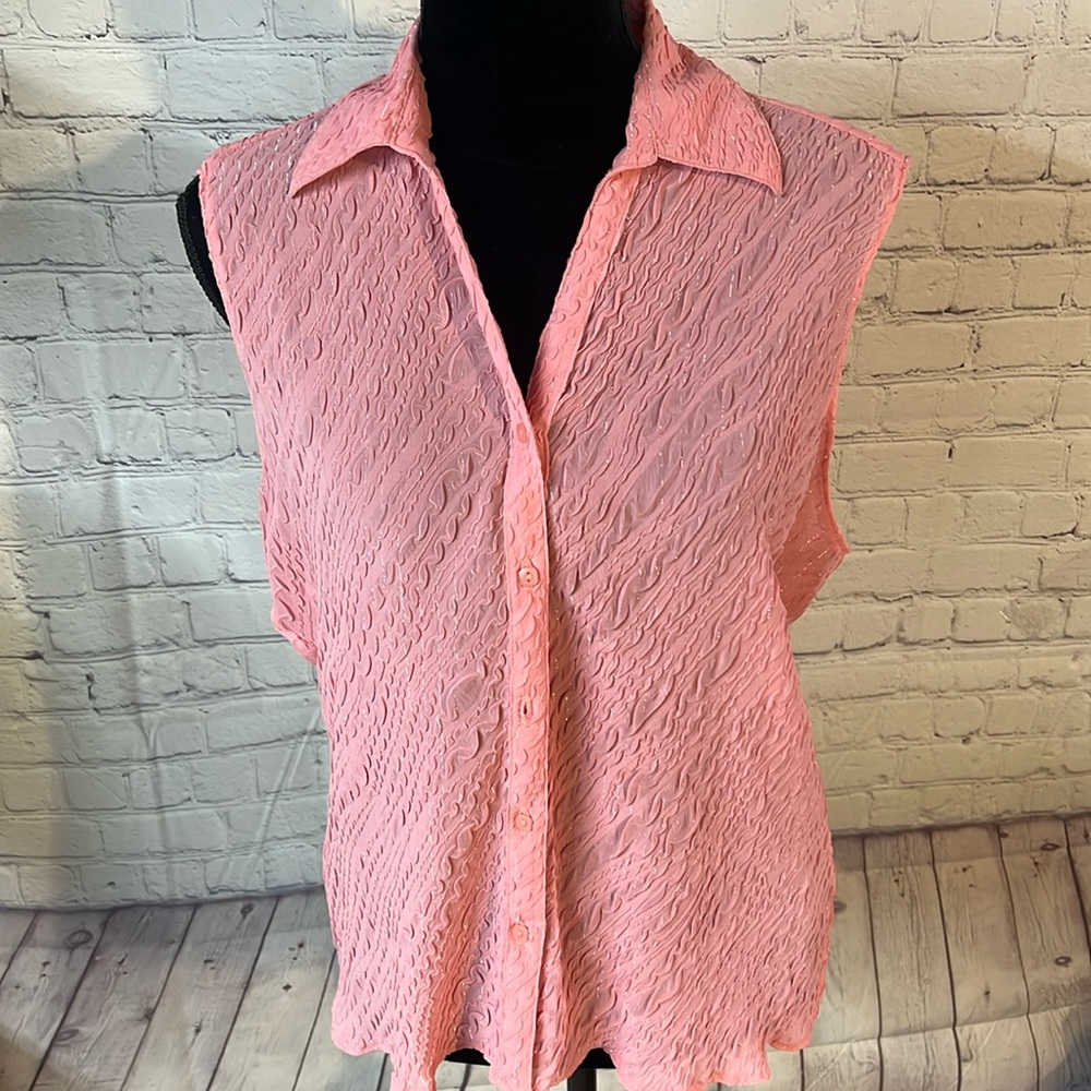 XL Sleeveless button down collared blouse. Fabric has a very subtle shiny thread
